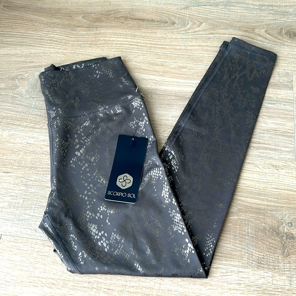 Scorpio Sol Grey Snake Print Metallic Legging Small NWT